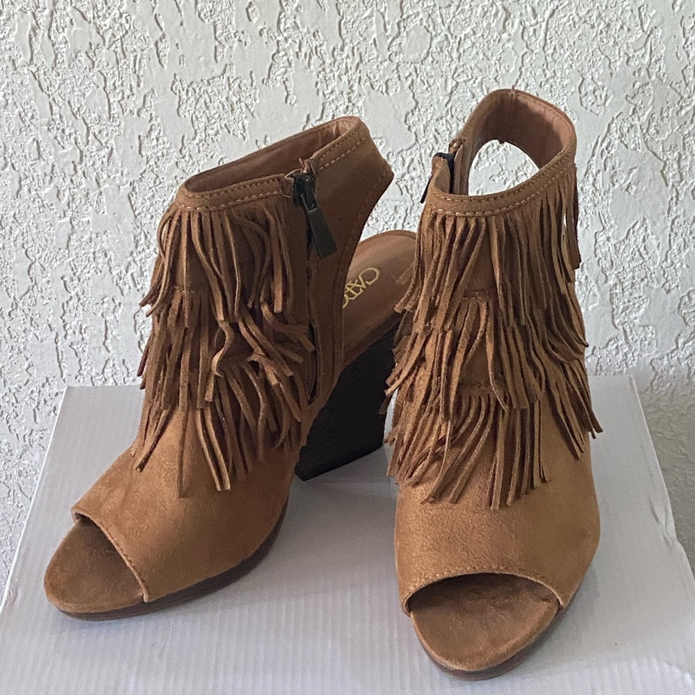Catos, size 8, worn once, still like brand new, asking $15.00